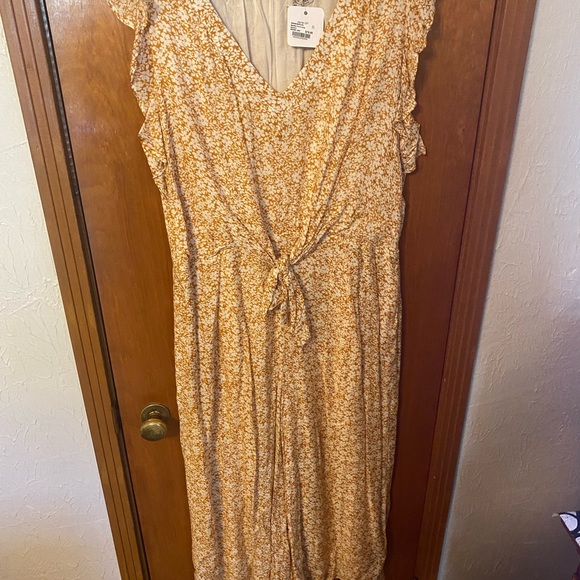 Miss me floral jumpsuit NWT - Picture 2 of 3